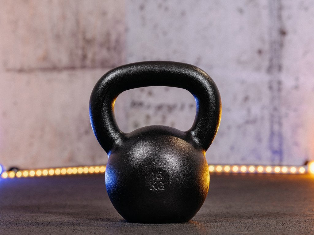 Bälle und Kettlebells