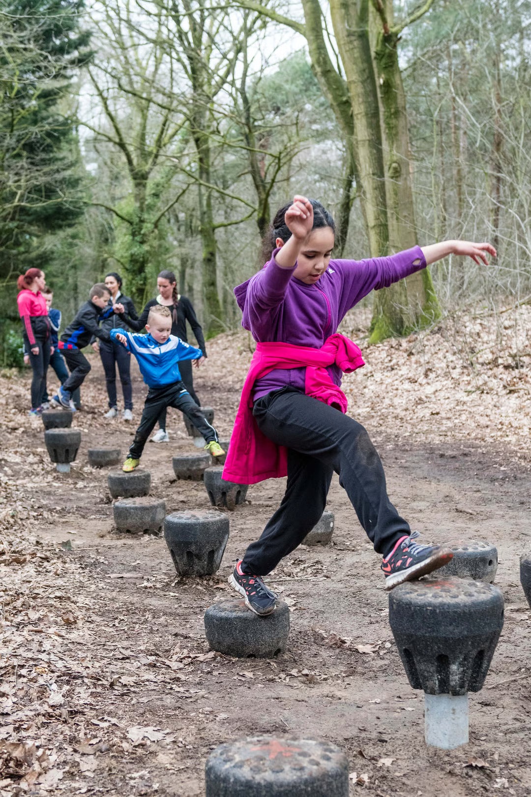 Kompan Outdoor Hindernisparcours Hüpfstein-Set