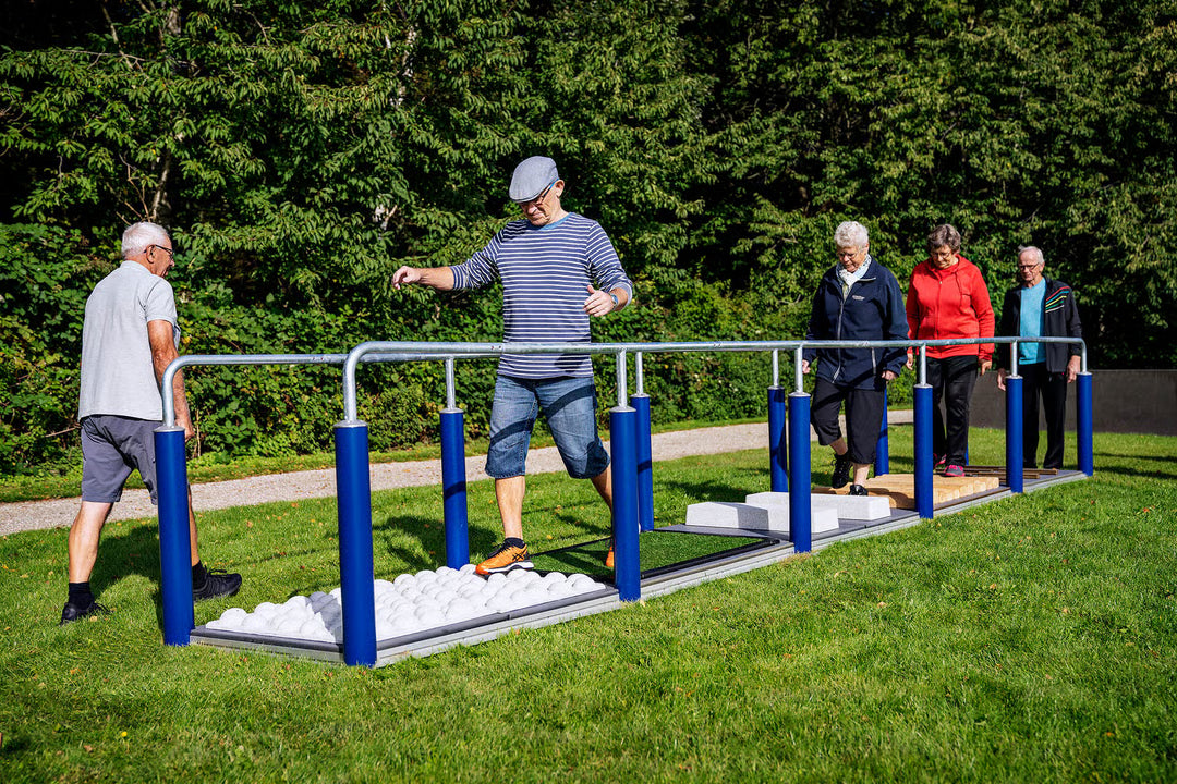 Kompan Outdoor Stay Fit Step mit Unterstützung