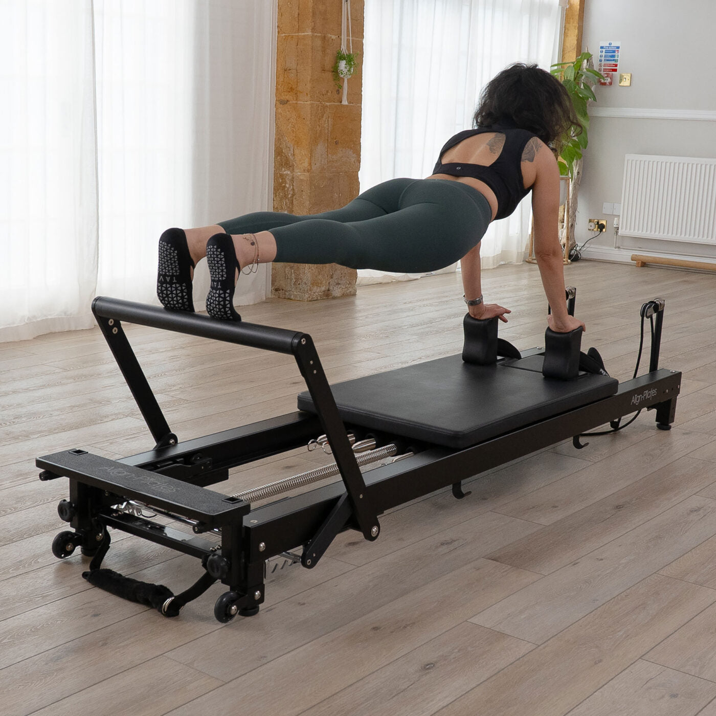 Align Pilates C8 Pro Reformer NOIR