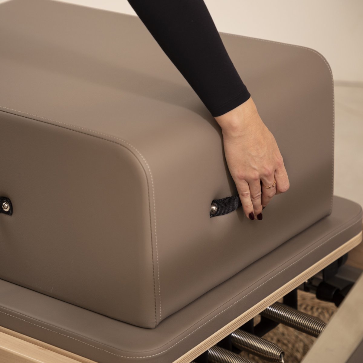 Elina Pilates Master Instructor Reformer