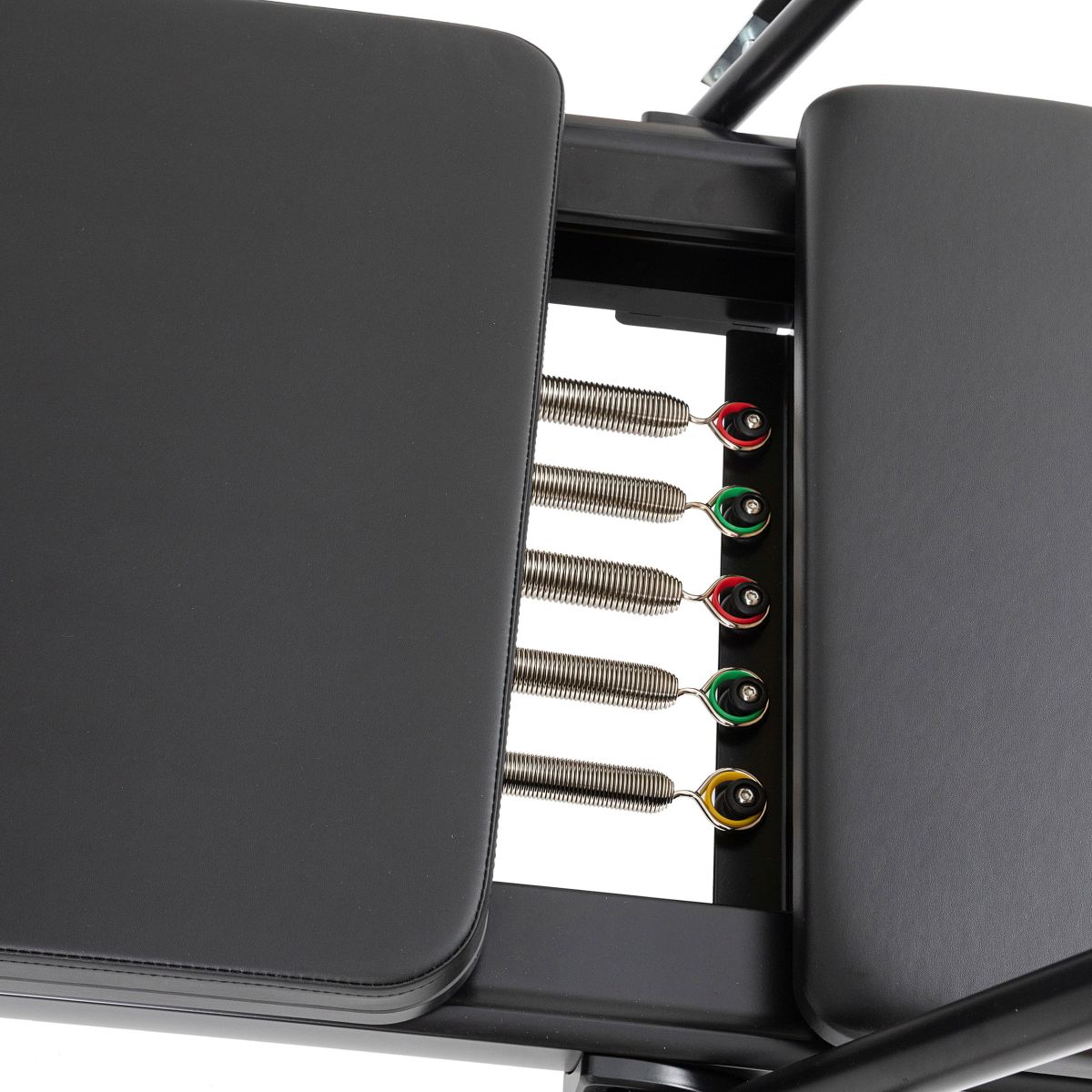 Elina Pilates Nubium Reformer mit Half Cadillac Black Edition