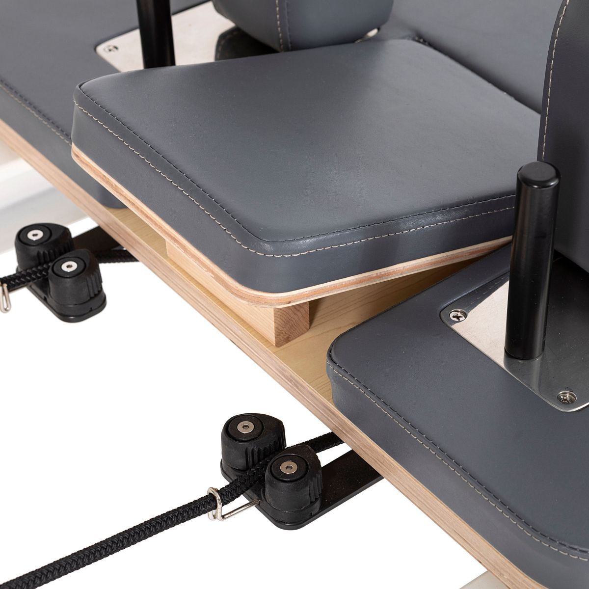 Elina Pilates Nubium Reformer mit Half Cadillac