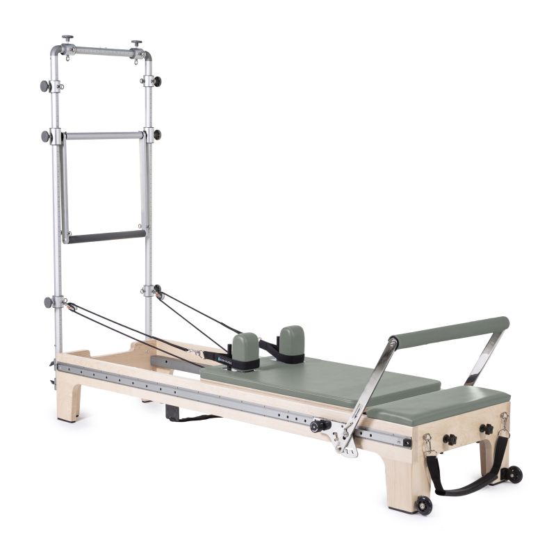 Elina Pilates Master Instructor Reformer mit Half Cadillac