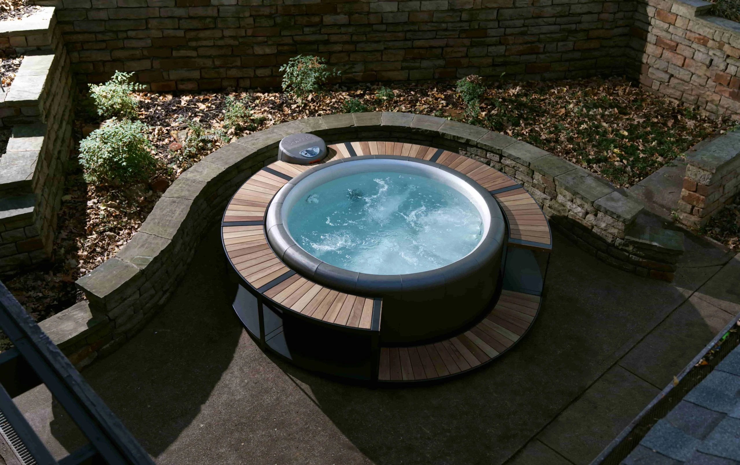 Softub Whirlpool UMRANDUNG Stauseeholz