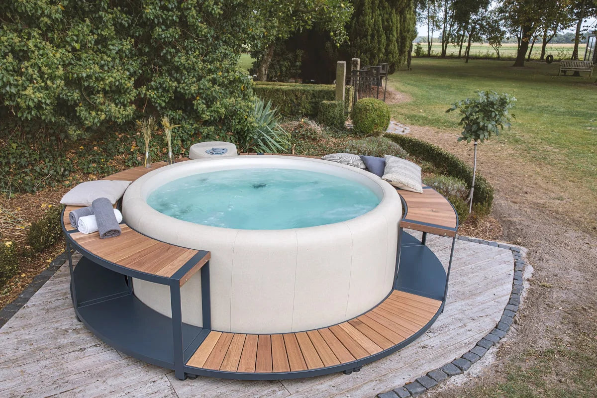 Softub Whirlpool UMRANDUNG Stauseeholz