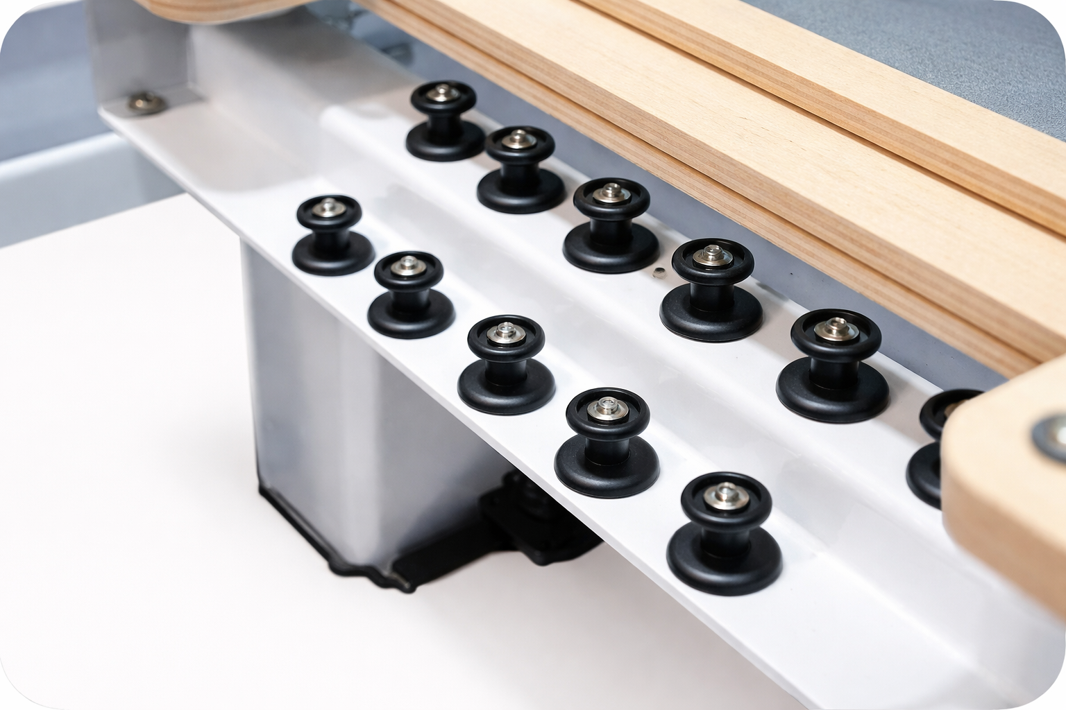 The Virtù Line Reformer CALIGO Black Edition