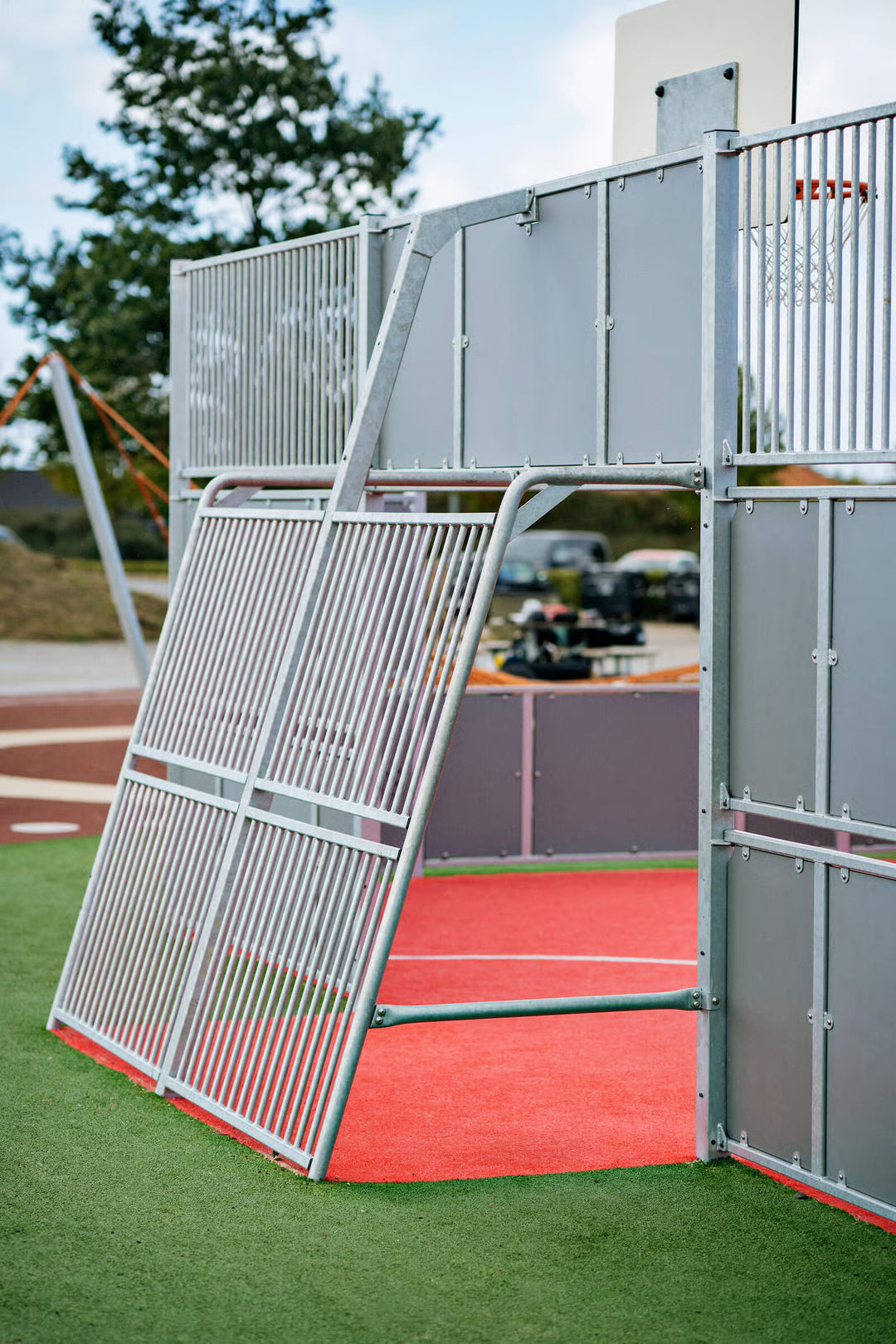 Kompan Outdoor Multiballsport Arena 16x31m Stahl und HPDE 2m