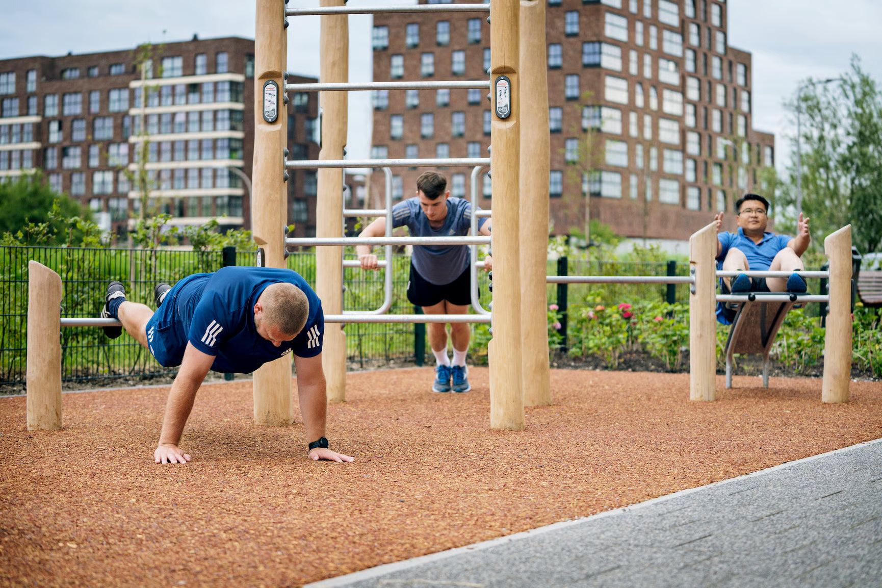 Kompan Outdoor Street Workout Robinia Combi 2