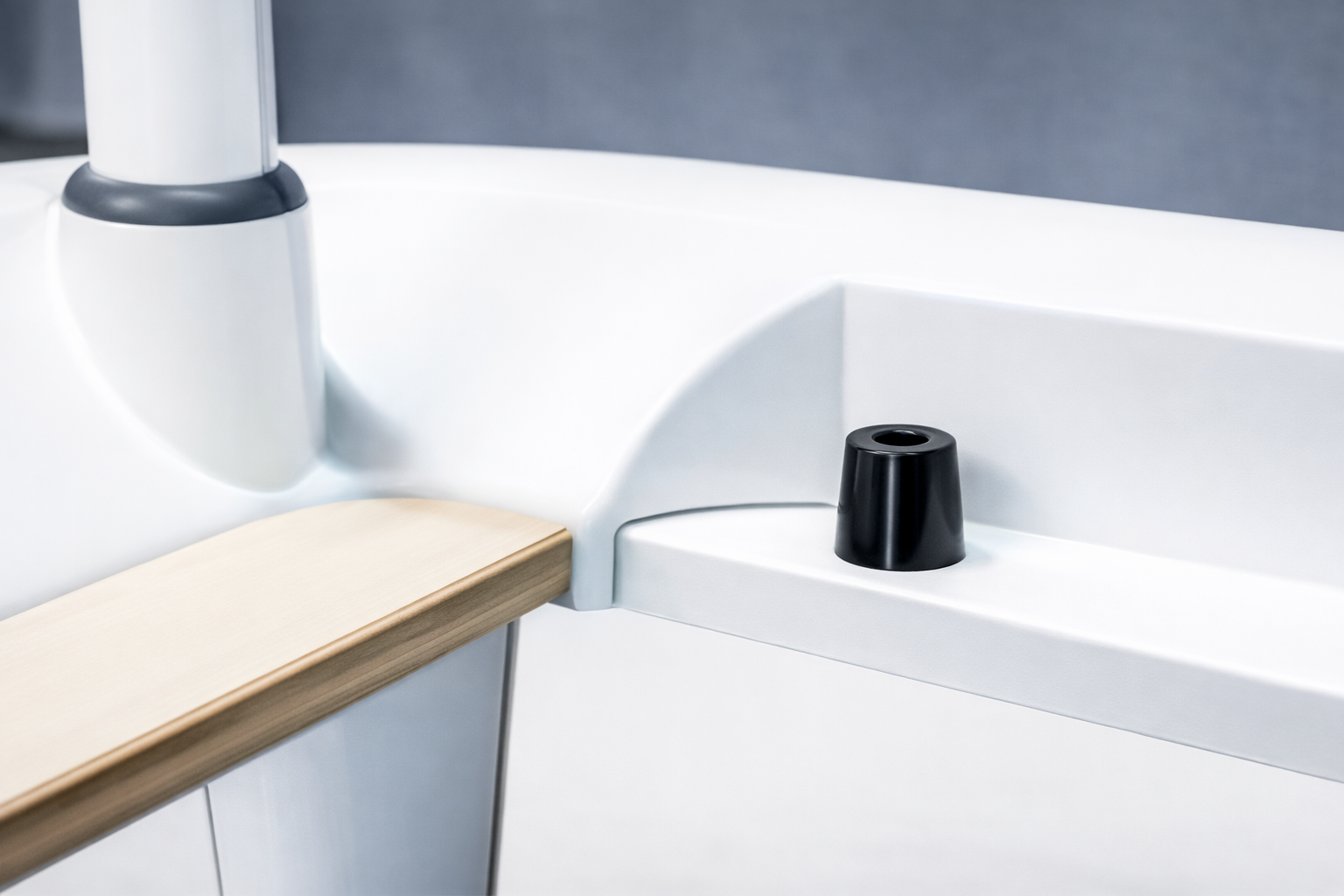 The Virtù Line Reformer GRAZIA Black Edition