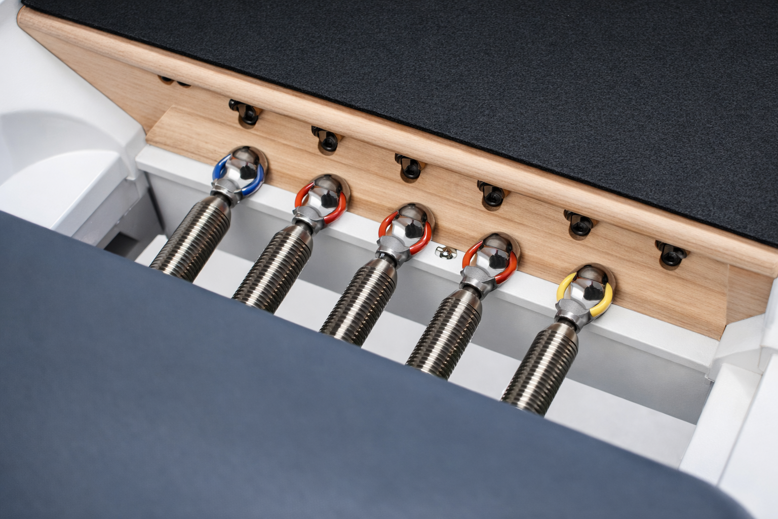 The Virtù Line Reformer GRAZIA Black Edition