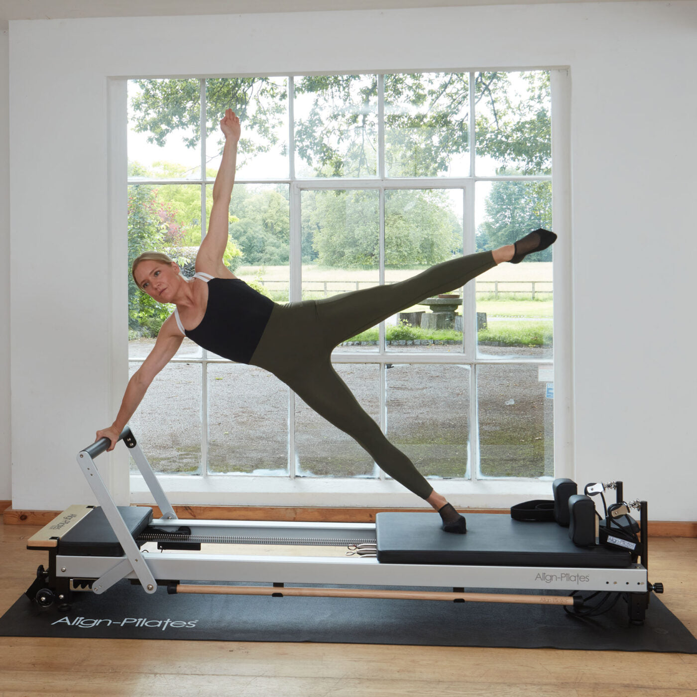 Align Pilates C8 Pro Pilates Reformer (8 Wheels)