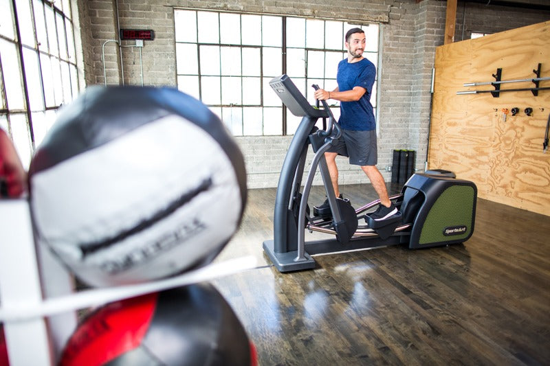 SportsArt ECO-POWR Status Line Ellipsentrainer G876