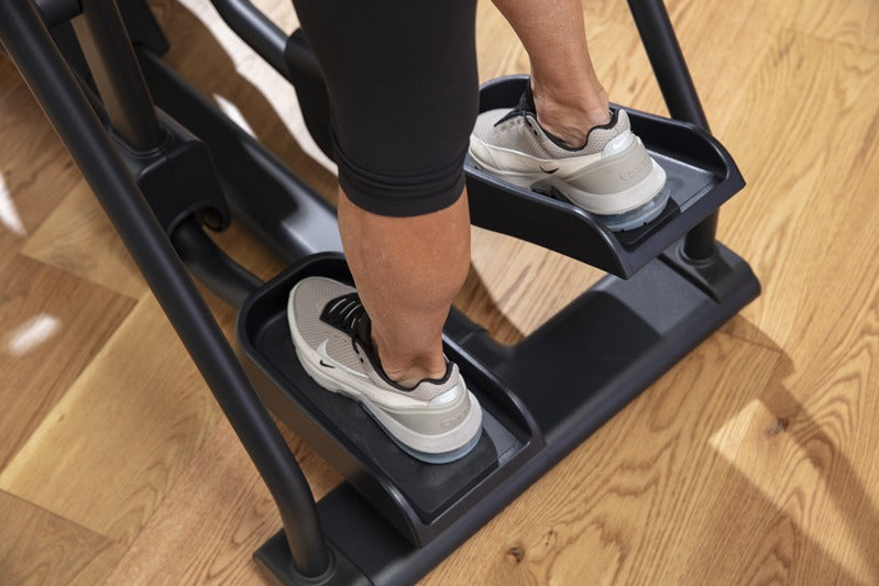 SportsArt ECO-POWR Status Line Ellipsentrainer G866 Front-Drive