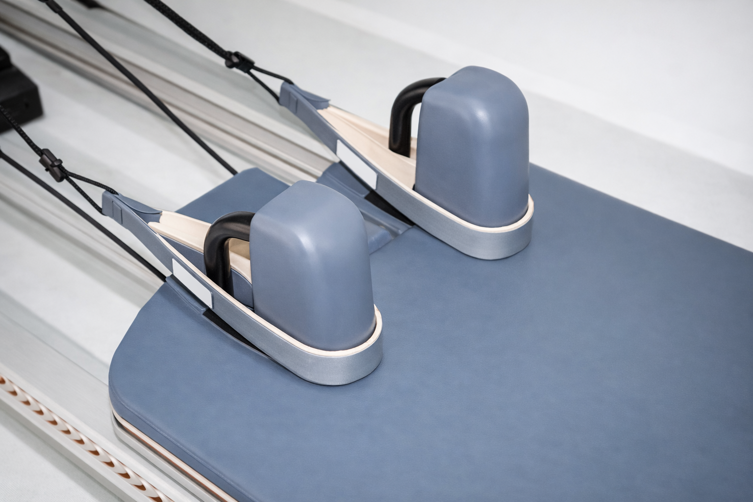 The Virtù Line Reformer SERENITA Black Edition