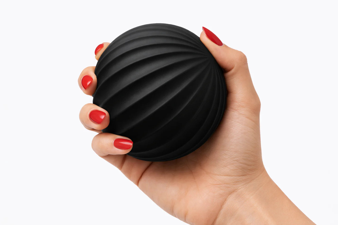 The Virtù Line Form Ball