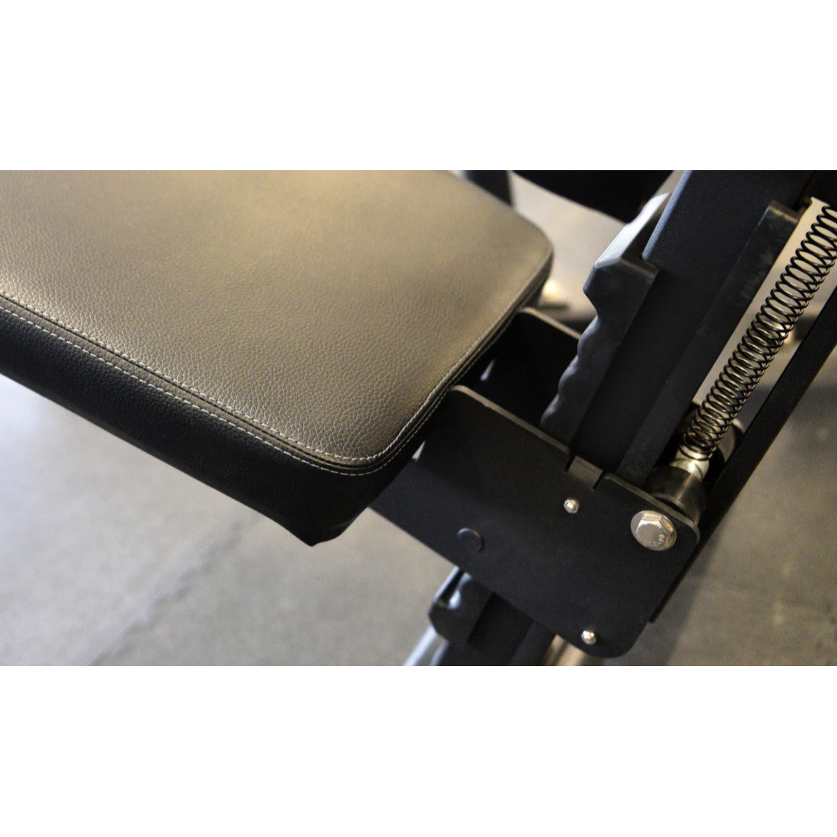 TOORX Aktiv Line Plate loaded Chest Press FWX-5800