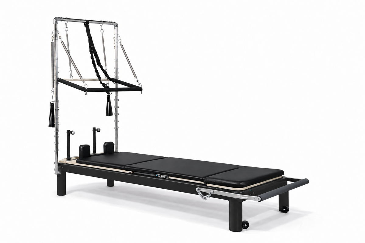 ALLORO Black Edition mit HalfCadillac – Tower-Aufsatz und Matten-Aufsatz auf schwarzem Aluminiumrahmen