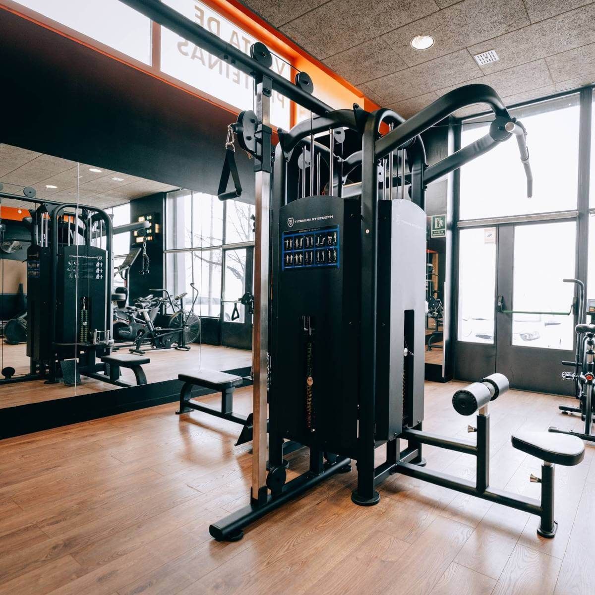 Titanium Strength Black Series 8 Stationen Turm