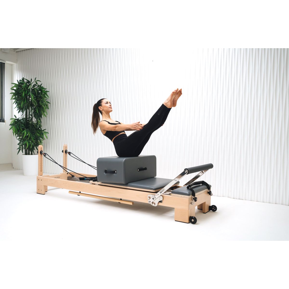 Elina Pilates Lignum Reformer