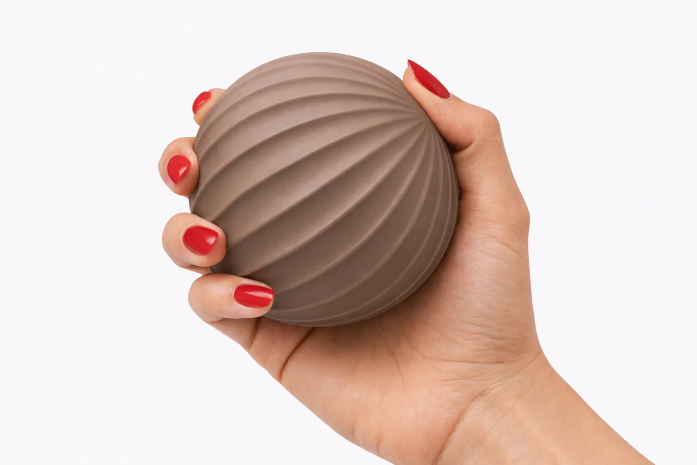 The Virtù Line Form Ball